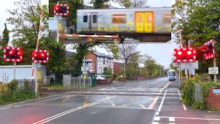 Birkdale Crescent Road Level Crossing Merseyside [upl. by Markman]